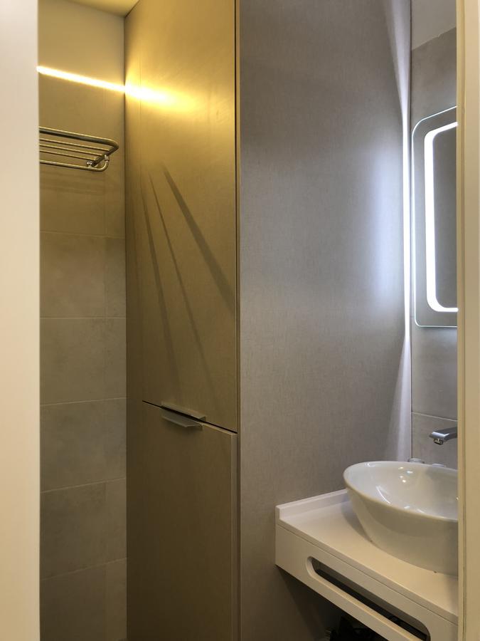 Urbanliving Cisneros